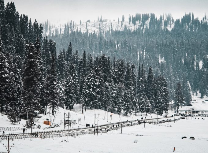 kashmir tour package surat